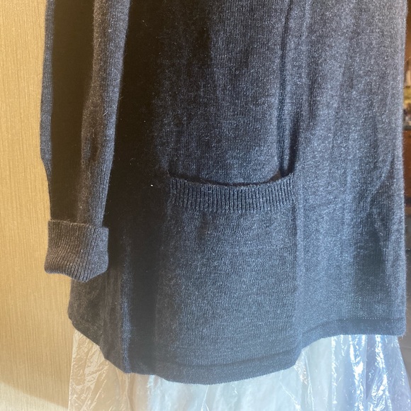 BCBG sweater - Picture 4 of 4